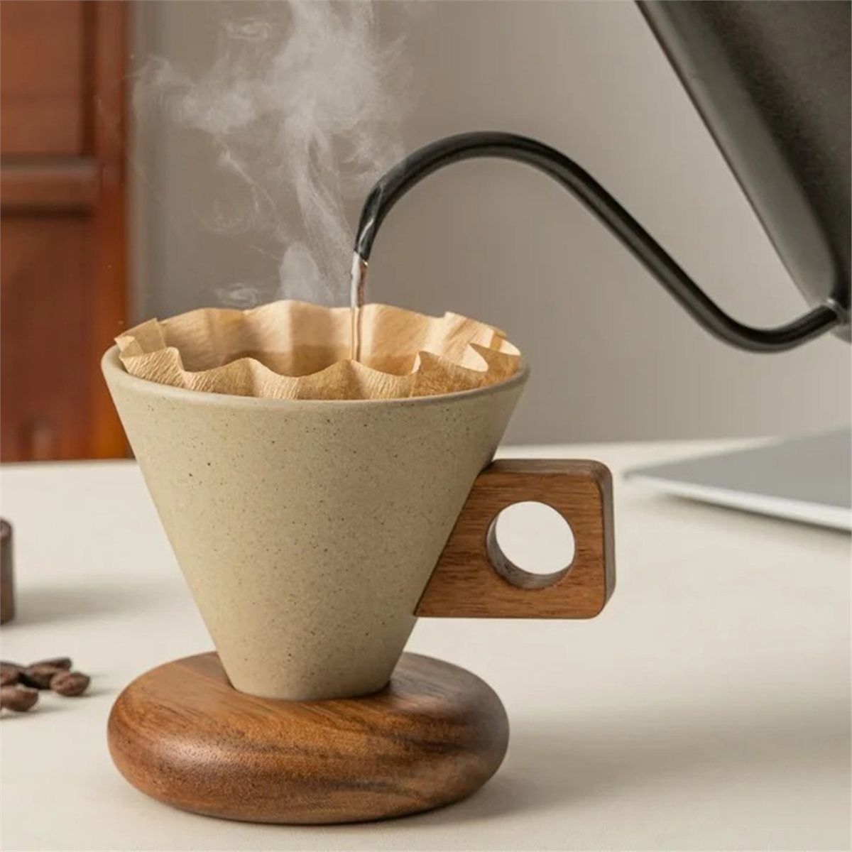 Keramische koffiekop & houten  - Tea & Coffee Kent recensie en prijs