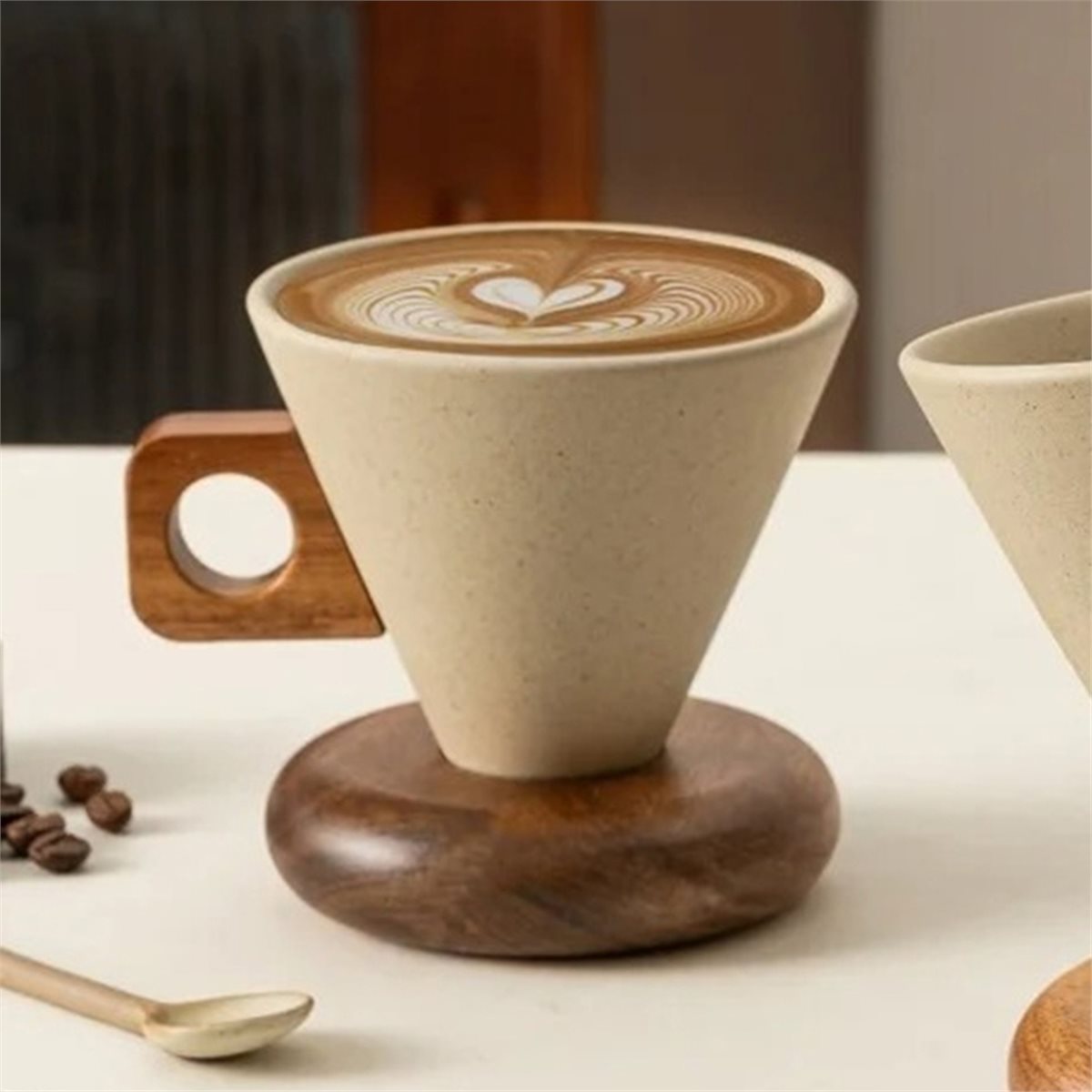 Keramische koffiekop & houten  - Tea & Coffee Kent recensie en prijs