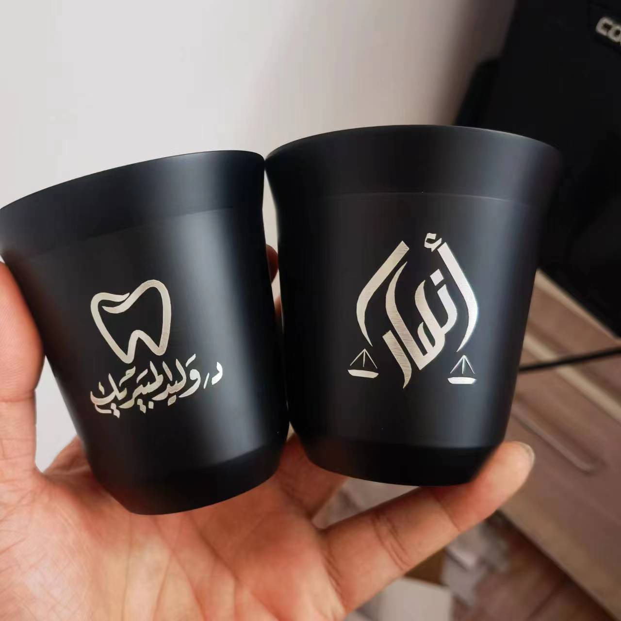 Geïsoleerde dubbelwandige roes - Coffee Tea Logo recensie en prijs